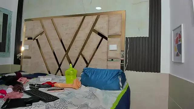 lola_hornei on StripChat 