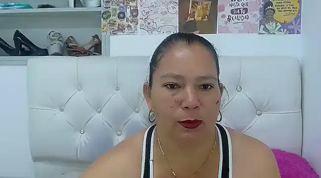 loly47 on StripChat 