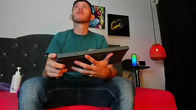 louis_bcasta1 — MAKE ME HOT, BIG CUM LOAD.