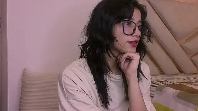 Freechat Lovely-allys on StripChat