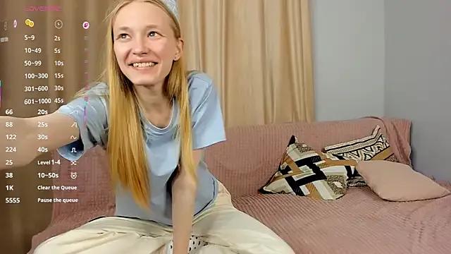 StripChat LoversFire is Freechat LoversFire — Eyes contact + lick fingers