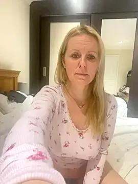 StripChat madamlillyrose is Group madamlillyrose — Pussy play 2 mins