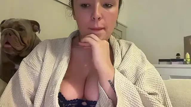 Freechat maisiesmithx on StripChat