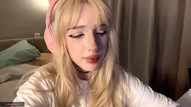 StripChat Milkmoriee is Freechat Milkmoriee — give me smile