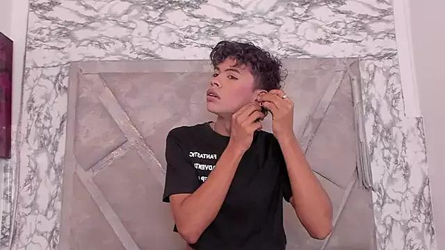 Freechat MilthonDelis on StripChat