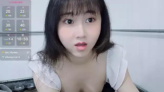 mimi-yangyang on StripChat 