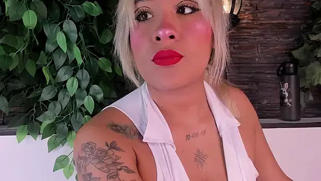 miss_danika on StripChat 
