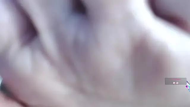 Freechat MOM_CAMILA on StripChat