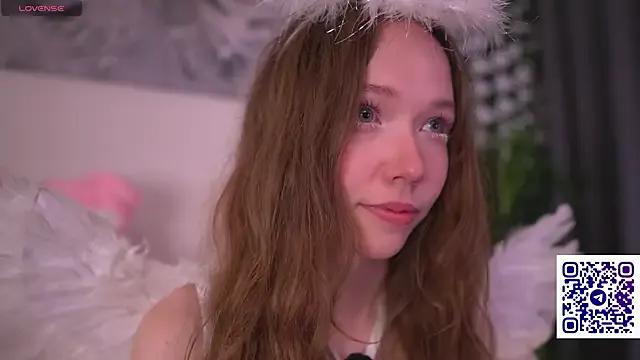 Polly_Angel —  Suck 2 fingers like a deep BJ tease