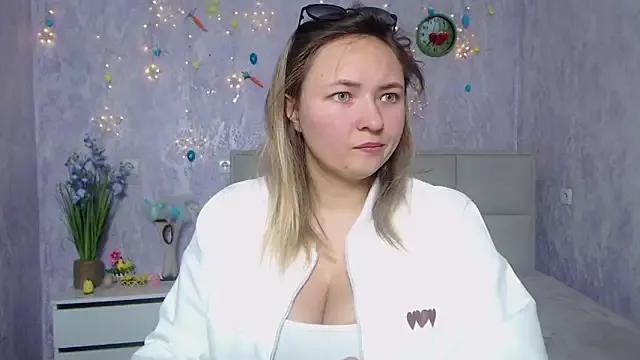 SallyVerda on StripChat 