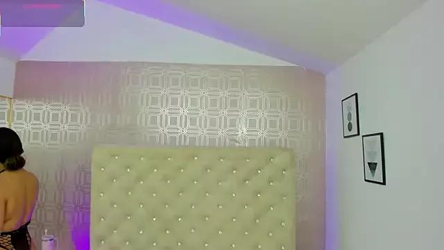Sara_Desire on StripChat 