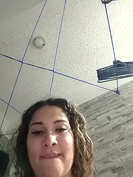 Sara_smiiith211 on StripChat 