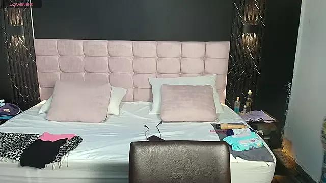 SashaRosee_ on StripChat 