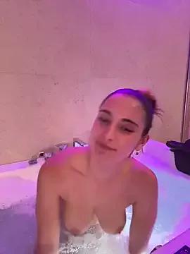 Freechat sexymelli18 on StripChat