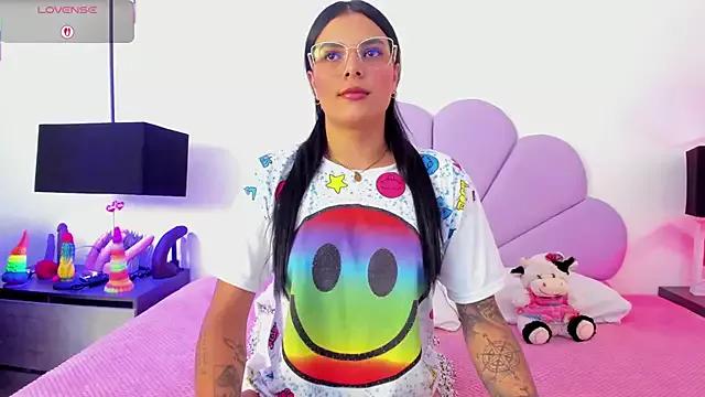 Shasa_8 on StripChat 