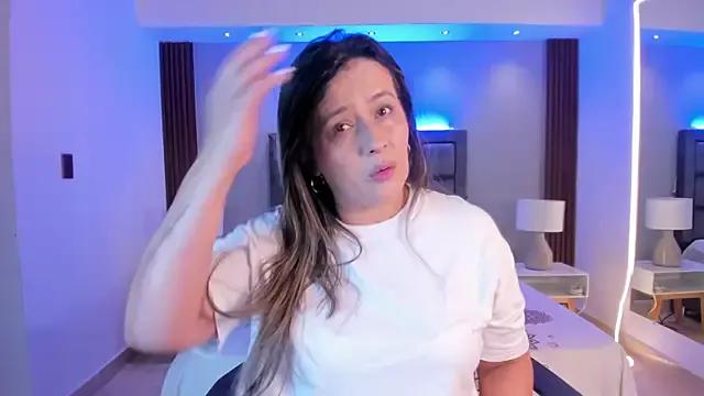 Susann_Ross on StripChat 