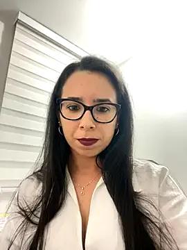 StripChat Vicky_ro is Freechat Vicky_ro — Move my booty to sides and touch