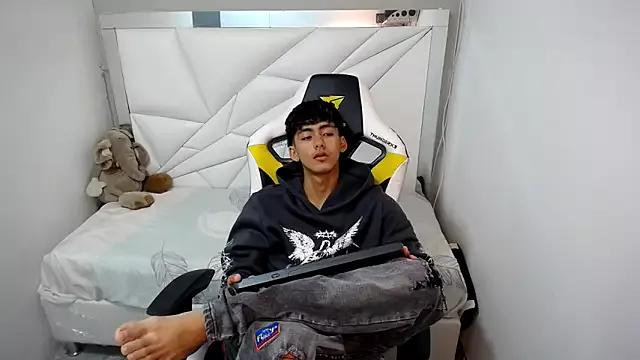 yiisu_ on StripChat 